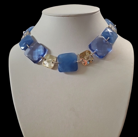 Gloria Vanderbilt Blue, Lavender And Silvertone Square Beads, Choker - Picture 6 of 6